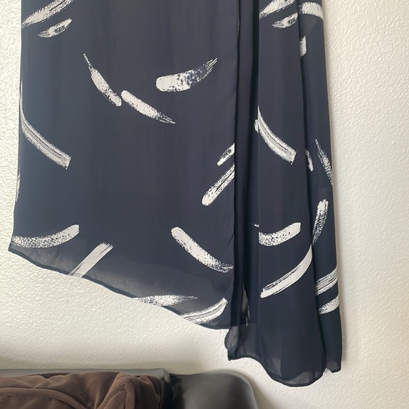 Joie Bethwyn Printed 100% Silk Short-Sleeve Wrap Navy Blue Dress Size XS - Picture 6 of 11